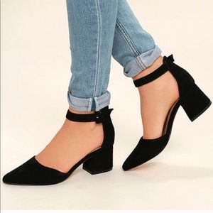 Steve Madden black suede heel front strap - size 7